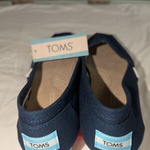 TOMS Kids Navy Canvas Shoes